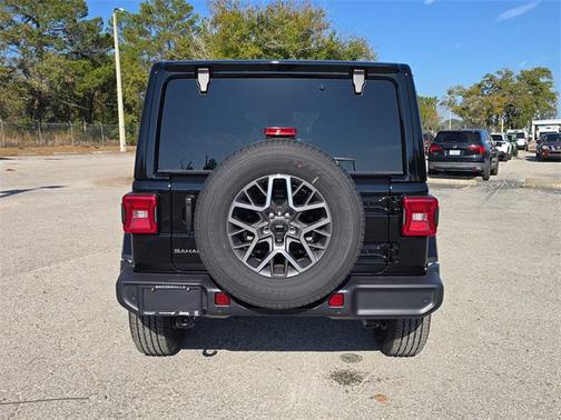 2026 Jeep Wrangler 4-Door Sahara 4x4