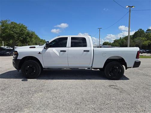 2025 RAM 2500 Tradesman Crew Cab 4x4 6'4' Box