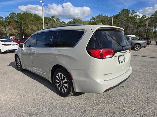 2020 Chrysler Pacifica Touring-L Plus