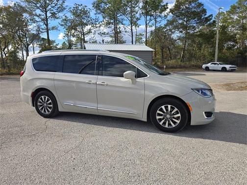 2020 Chrysler Pacifica Touring-L Plus