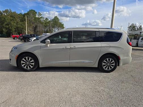 2020 Chrysler Pacifica Touring-L Plus