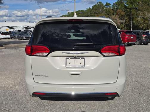 2020 Chrysler Pacifica Touring-L Plus