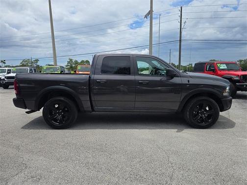 2024 RAM 1500 Classic Warlock Crew Cab 4x2 5'7' Box