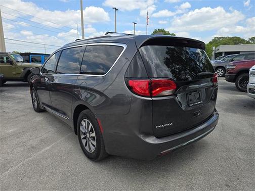 2020 Chrysler Pacifica Touring-L Plus