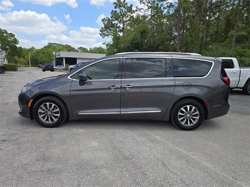 2020 Chrysler Pacifica Touring-L Plus