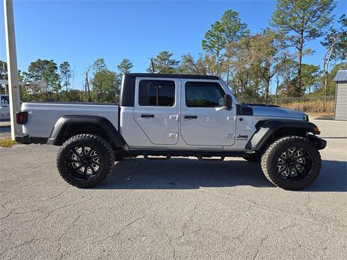 2022 Jeep Gladiator Sport