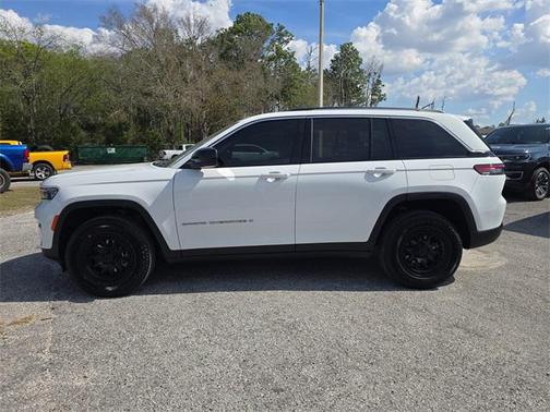 2023 Jeep Grand Cherokee Laredo