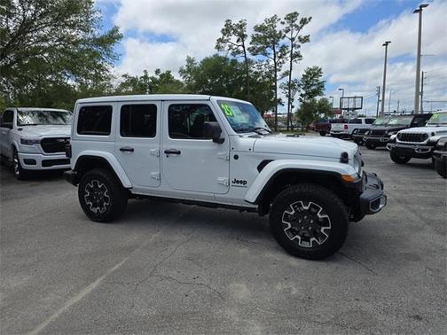 2025 Jeep Wrangler 4-Door Sahara 4x4