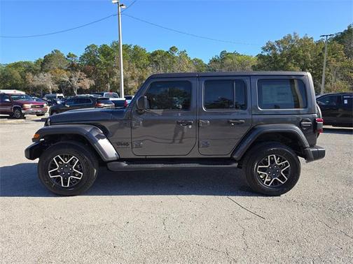 2026 Jeep Wrangler 4-Door Sahara 4x4