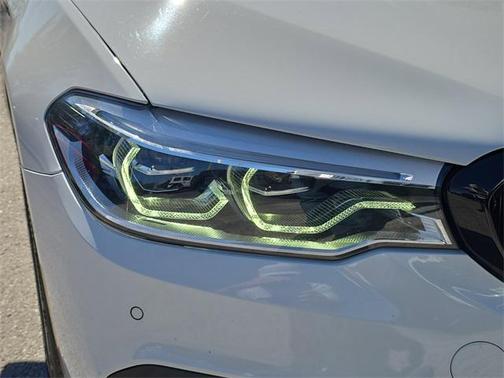 2020 BMW 530 530i