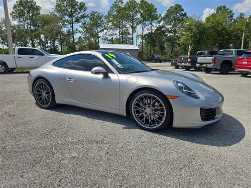 2019 Porsche 911 Carrera