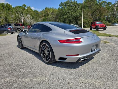 2019 Porsche 911 Carrera