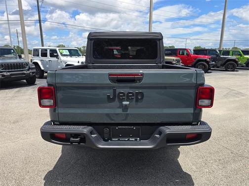 2025 Jeep Gladiator Sport S
