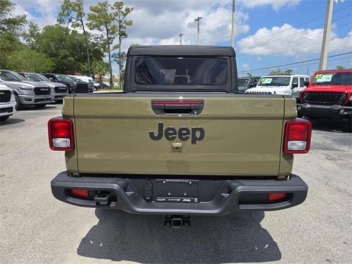 2025 Jeep Gladiator Sport S