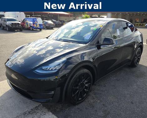 2022 Tesla Model Y Long Range Dual Motor All-Wheel Drive