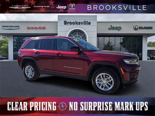 2025 Jeep Grand Cherokee Laredo