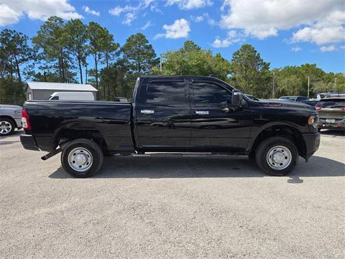 2024 RAM 2500 Tradesman Crew Cab 4x4 6'4' Box