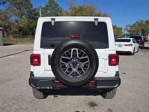 2026 Jeep Wrangler 4-Door Sahara 4x4