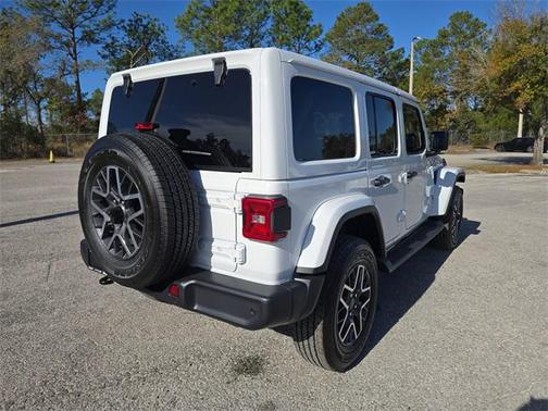 2026 Jeep Wrangler 4-Door Sahara 4x4