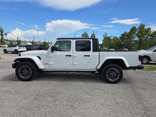 2023 Jeep Gladiator Overland