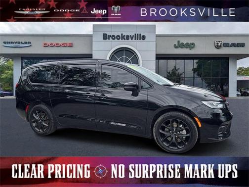 2023 Chrysler Pacifica Touring L