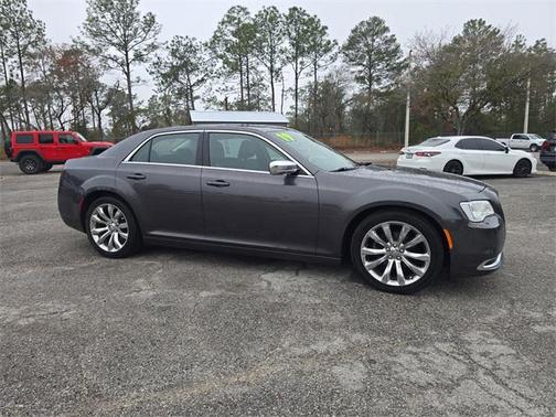 2019 Chrysler 300 Touring