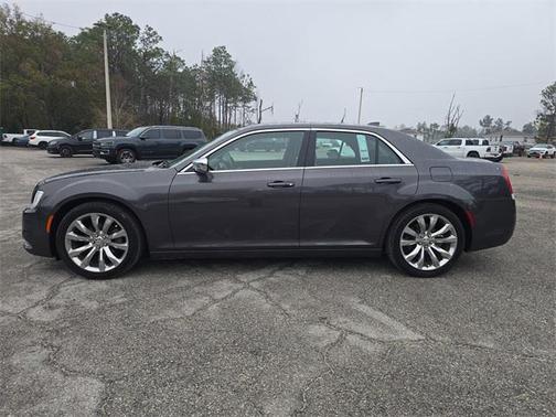 2019 Chrysler 300 Touring
