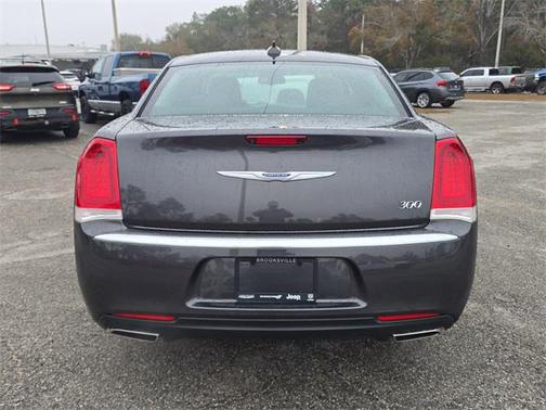 2019 Chrysler 300 Touring