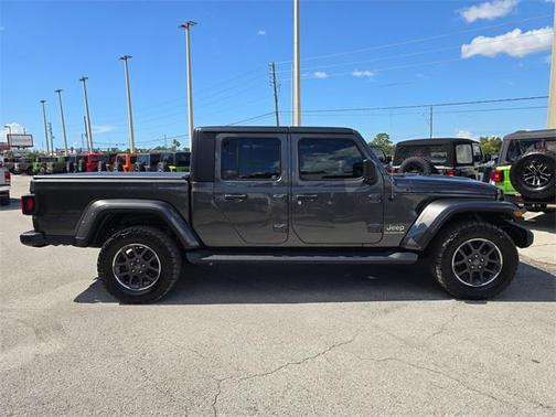 2022 Jeep Gladiator Overland