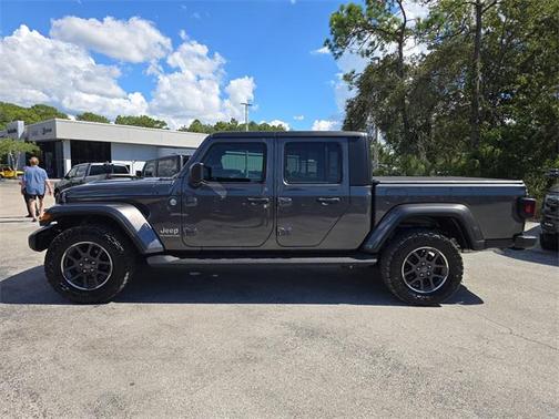 2022 Jeep Gladiator Overland