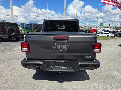 2022 Jeep Gladiator Overland
