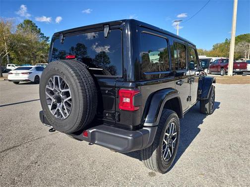 2025 Jeep Wrangler 4-Door Sahara 4x4