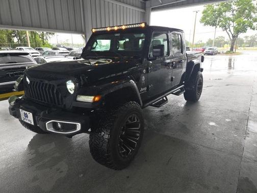 2021 Jeep Gladiator Overland