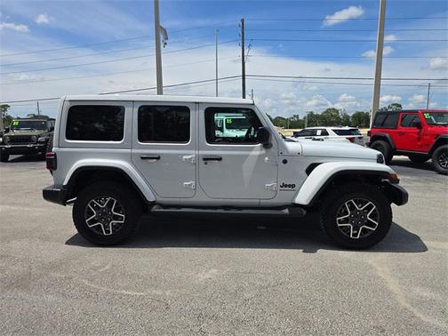 2025 Jeep Wrangler 4-Door Sahara 4x4