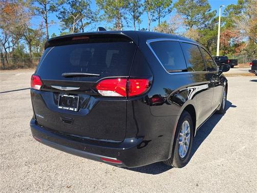2026 Chrysler Voyager LX