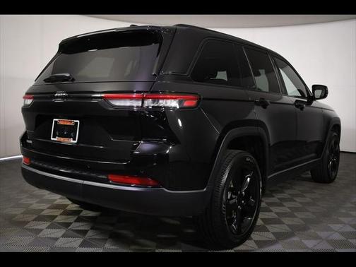 2022 Jeep Grand Cherokee Altitude