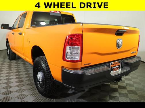 2022 RAM 3500 Tradesman Crew Cab 4x4 6'4' Box