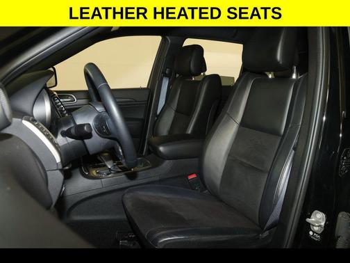Diamond Black Crystal Pearlcoat 2021 Jeep Grand Cherokee Laredo