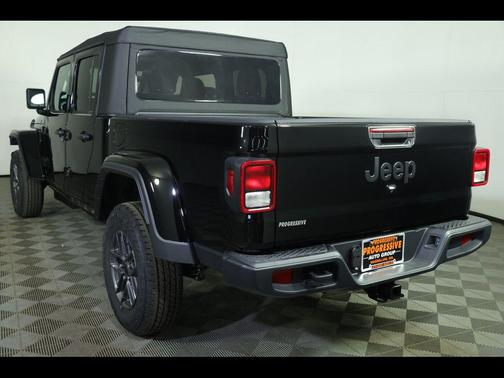 2026 Jeep Gladiator Sport S