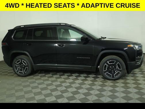 Diamond Black Crystal Pearlcoat 2026 Jeep Cherokee Laredo 4x4