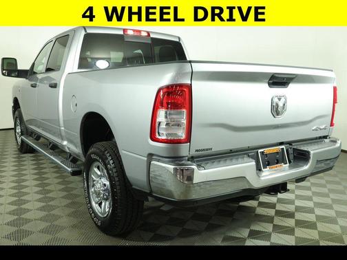 2024 RAM 2500 Tradesman Crew Cab 4x4 6'4' Box