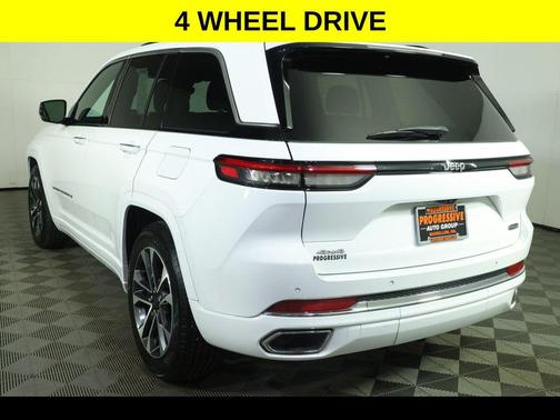 Bright White Clearcoat 2023 Jeep Grand Cherokee Overland