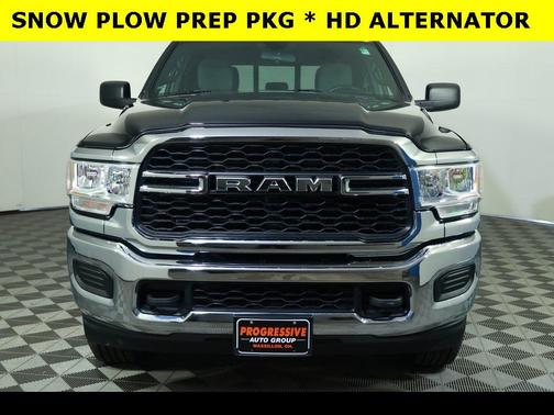 2022 RAM 2500 Tradesman Crew Cab 4x4 6'4' Box