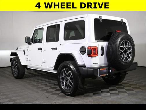 2024 Jeep Wrangler 4-Door Sahara 4x4