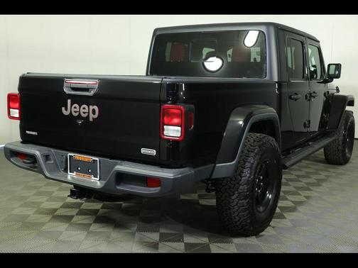 2022 Jeep Gladiator Overland