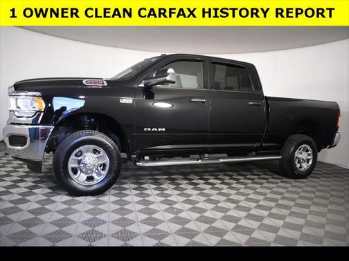 2022 RAM 2500 Tradesman Crew Cab 4x4 6'4' Box