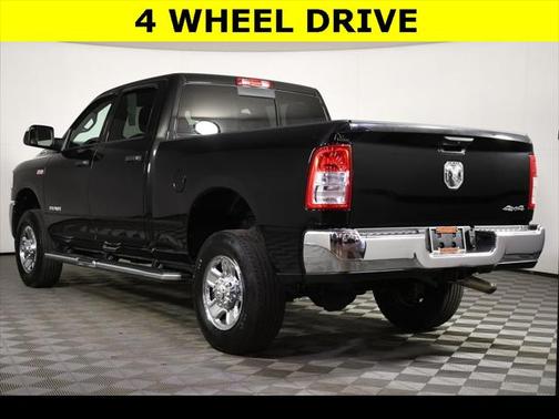 2022 RAM 2500 Tradesman Crew Cab 4x4 6'4' Box