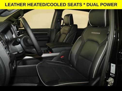 Diamond Black Crystal Pearlcoat 2026 RAM 1500 Laramie