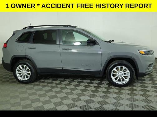 Sting-Gray Clearcoat 2022 Jeep Cherokee Latitude Lux