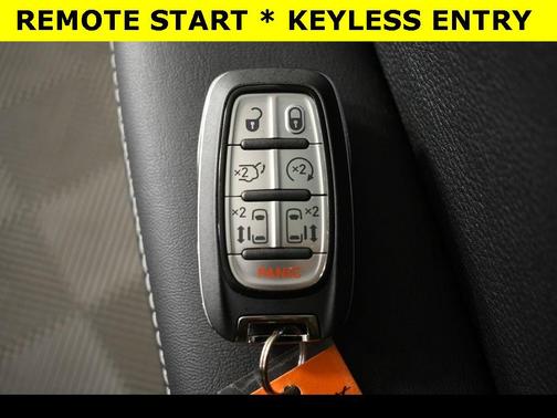 2025 Chrysler Voyager LX